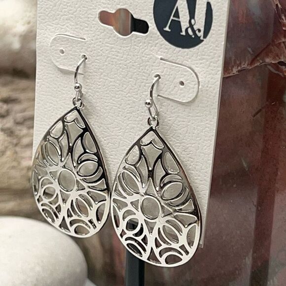 Silver Tear Drop Dangle Earrings A&I $16ea/bundle 3 for $25 - Picture 3 of 4